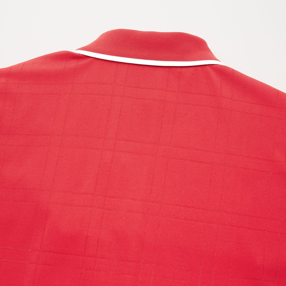 UNIQLOPH's tweet photo. New replica game wear style to be worn by UNIQLO Global Brand Ambassador Roger Federer is now available online &amp; at UNIQLO Manila Global Flagship Store (Glorietta 5). #GoRoger #RFlogo

Download the UNIQLO App &amp; shop now:
https://t.co/bAKzNFMRXf

#UniqloPH #LifeWear #RogerFederer https://t.co/HjVN3izX5e