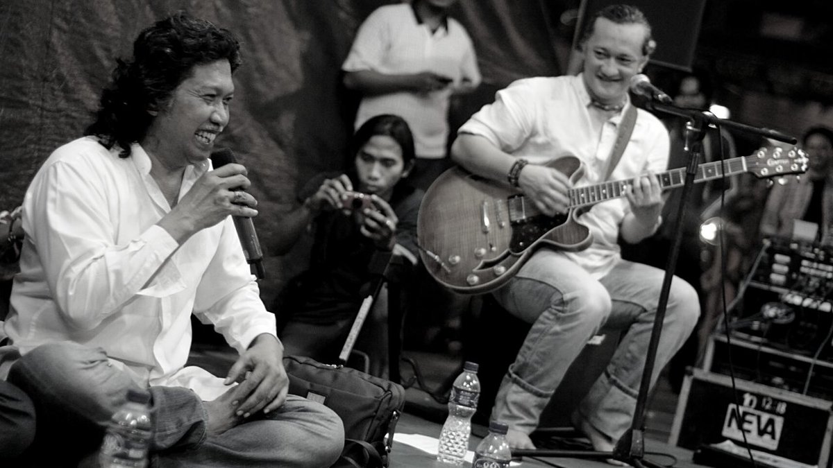 kenduricinta's tweet photo. Inna lillahi wa inna ilaihi roji'un.. Mas Beben meninggalkan kita semua, pagi ini 5 Juli 2021, sekitar pukul 6 pagi di RS. Bhakti Kartini, Bekasi. 

Selamat jalan Mas Beben.

#kenduricinta https://t.co/BFsT5YOzd8