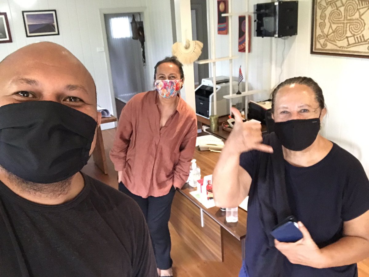 JoeyTau's tweet image. A brief catch-up with this #pawameri as she prepares to depart Fiji for PNG. Thank you Dame Meg for always making time. Lukim yu gen sampla taim. Safe trip back home.