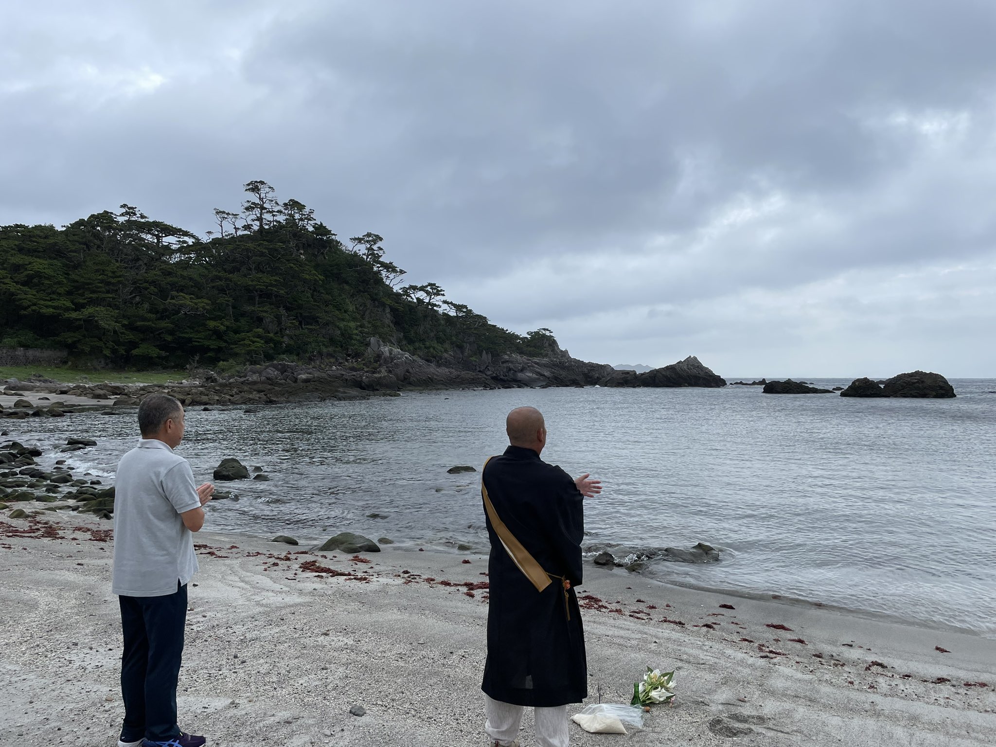 社 式根島観光協会 式根島観光協会 本日は早朝より 式根島海の安全祈願祭を行いました 石白川 中の浦 大浦 泊海水浴場 安心して海水浴を楽しんでもらえると嬉しいです T Co 2fmdad0xj7 Twitter