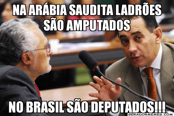 EdimilsonMisso1's tweet photo. @ricardojgomes @luiz_santos33 @dep_paulinho @solidariedadeBR Saudações patriotas, caros conservadores de plantão:🇧🇷
Interessante é que o Min: Público não consegue
entregar uma intimação para este #Gangster.😡🤬🤬
Más... O Min. Alexandre de Morais, consegue fazer uma #Live com este fugitivo da justiça; Só no BR ? https://t.co/WkRwPjWX23