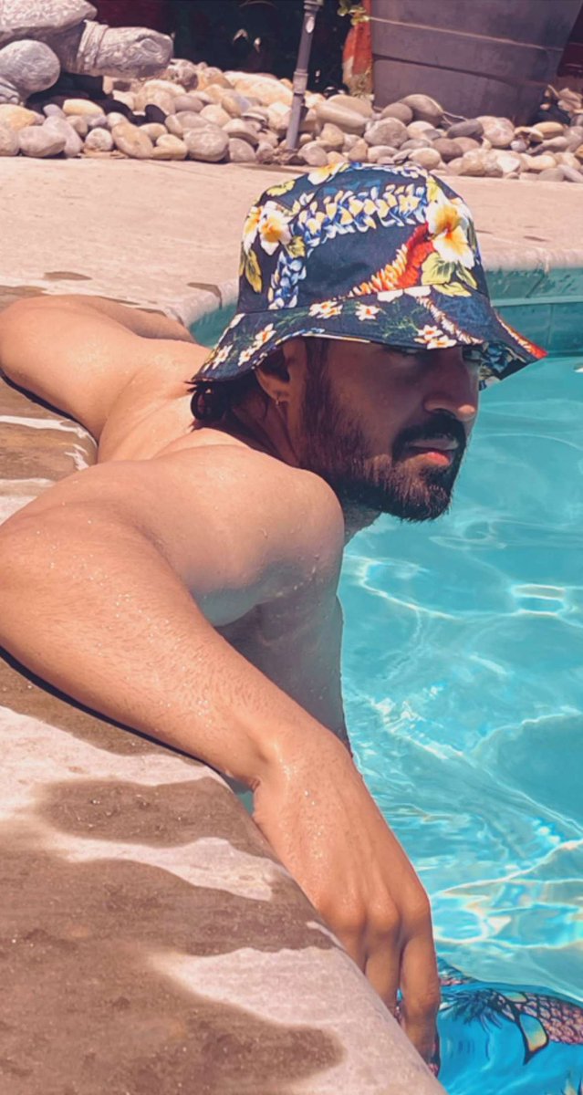 Drip Tan Hundi aa DOSANJHANWALE Di 🍸

music.apple.com/us/album/umbre…