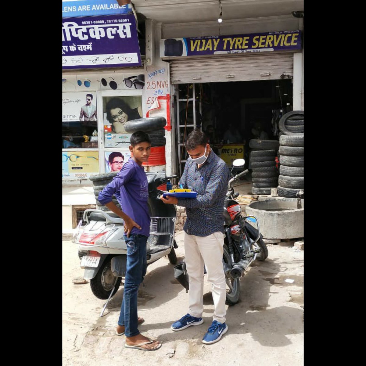 RajasthanLabour's tweet photo. Child Labour &amp; Contraction Site Survey by Hanumangrah DM Neeraj Sharma. https://t.co/cSWs1VUhUe