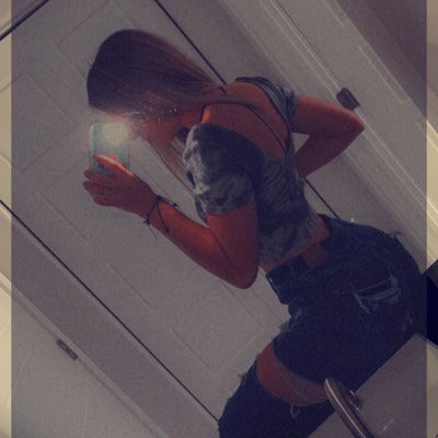 Clara Tangren 🌚 tweet media