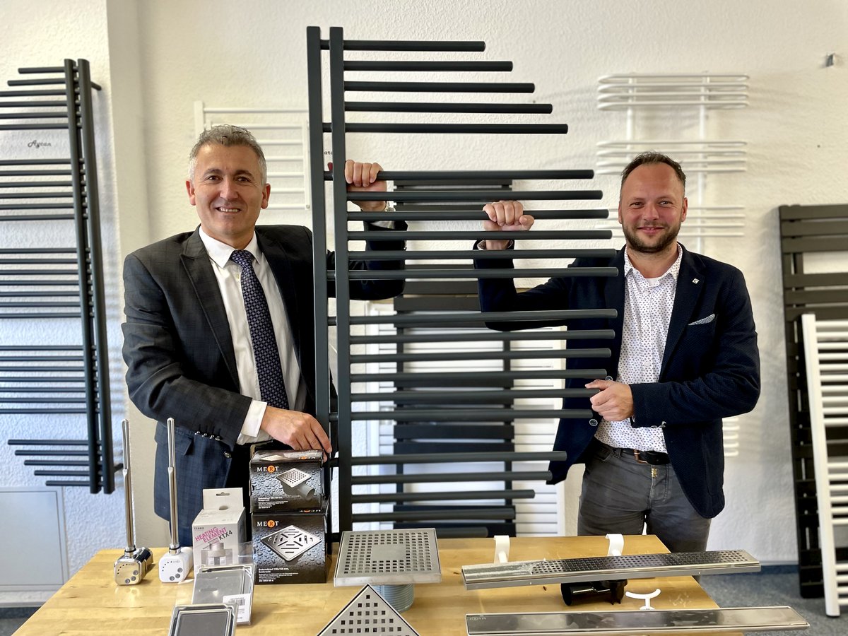 ConstancyGmbh's tweet photo. Wir freuen uns, mit der Mert Radiator GmbH einen neuen Partner gefunden zu haben!
Die in Jena ansässige Firma stellt hochwertige und formvollendete Heizkörper in verschiedensten Ausführungen her. Wir freuen uns sehr auf die Zusammenarbeit!

#constancygmbh https://t.co/sJ7vLTtZQU