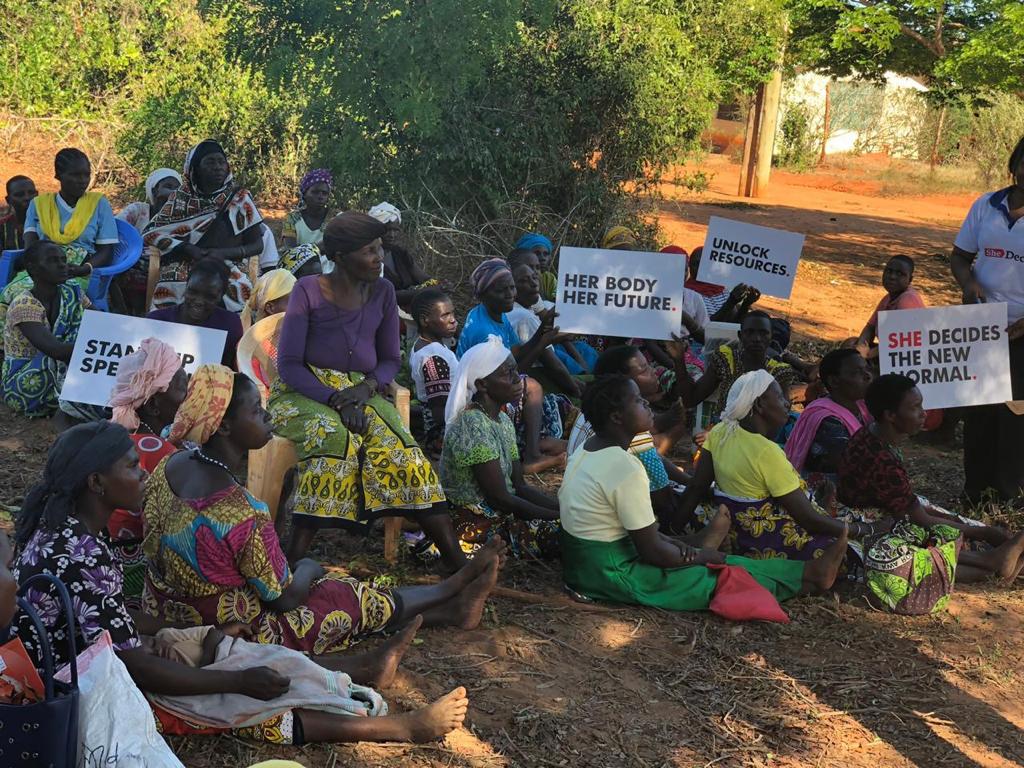 rhnkorg's tweet photo. FP enables women to exercise choice and control over their fertility; reduces maternal and perinatal morbidity and mortality; reduces risk of STIs and HIV transmission; advances gender equality and increases women’s opportunities for education, employment, and full participation. https://t.co/FsRBDdb8ia