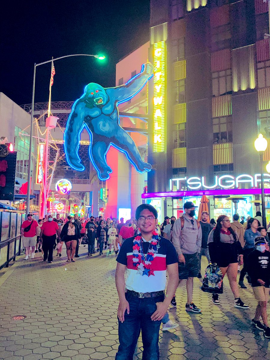insta_rheytweet's tweet photo. Bonding Night @unistudios to watch the Fireworks on this Beautiful 4th of July!!😍🥳🎊🎇🎆I’m so greatful to be in America!!😌🙏🏼🇺🇸#Amazing.😁👍🏼#UniversalStudiosNight!🤪🌎#UniversalGlobe!🤩🥰#4thOfJulyCelebration.🥳🎊🇺🇸#HappyIndependenceDay!!😃🎊🎇🎆#FireWorks!!🧨🎆#Sunday.😃✨ https://t.co/PLKV0zfMO0