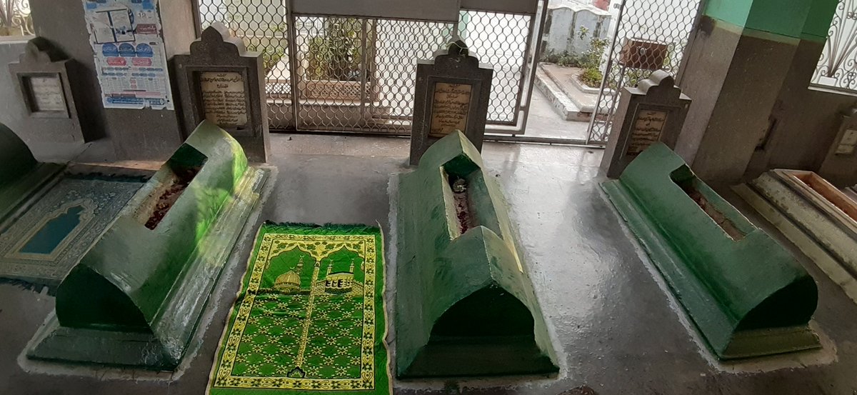 Aasif_Dehlwi's tweet photo. #Post_25 #Dargah
1. Hazrat Shah Abdur Raheem Mohaddis-E-Dehlwi
2. Hazrat Mawlana Imam Shah Wali-Ullah Mohaddis-E-Dehlwi
3. Imam Mohaddiseen
Hazrat Mawlana Shah Abdul Aziz Mohaddis-E-Dehlwi
#RadiAllahuAnhu โค
๐Molana Azad Medical College Campus, Mehdian Qabristan, New Delhi https://t.co/DbDGw55IkX