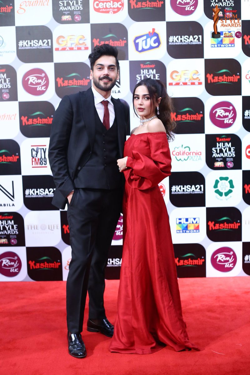 humnewspakistan's tweet photo. شہباز شگری اور ایئما بیگ ہم اسٹائل ایوارڈ کے ریڈ کارپٹ پر موجود
#KHSA21 #KASHMIRHUMSTYLEAWARDS #GFCFans #MoizGurr #GourmetFoods #HSA21 #HSA https://t.co/OPLuLOjjqw