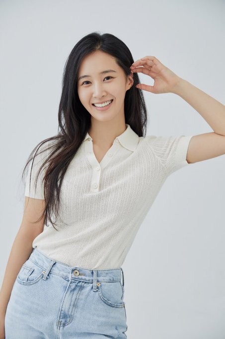 [INTERVIEW] 210705 Yuri’s Interview  E5gAXP4VEAA1aA4?format=jpg&name=small