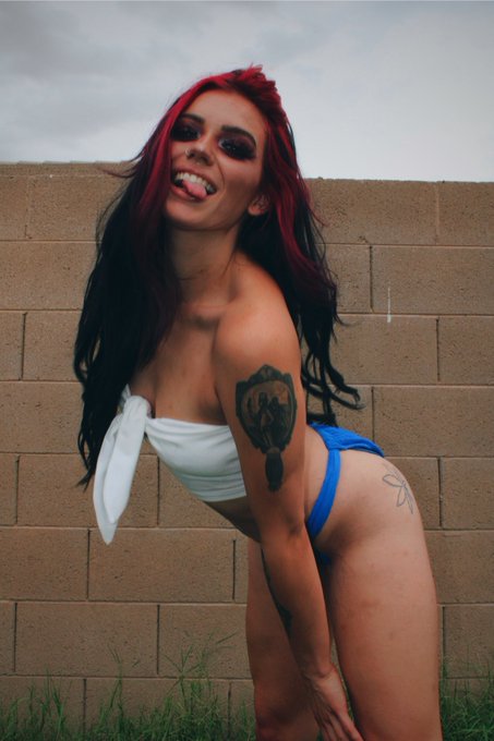 Just in a silly, goofy mood 🤪😏  Subscribe for 50%off while you can!! 😈😉 I don&rsquo;t disappoint. 🥵 https://t