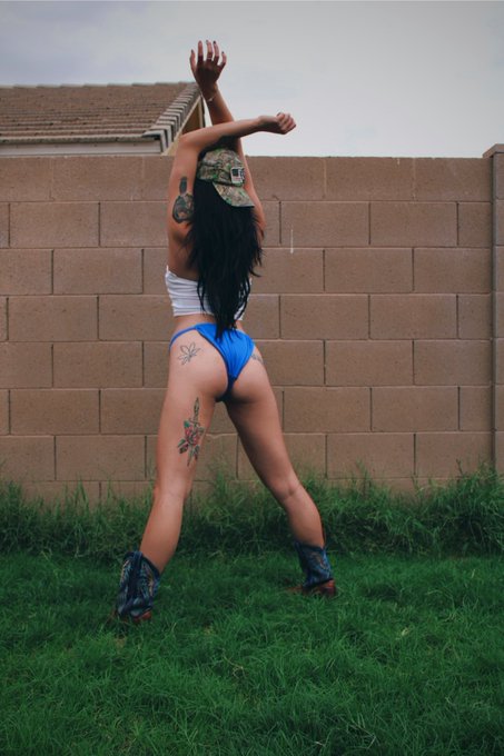 Just in a silly, goofy mood 🤪😏  Subscribe for 50%off while you can!! 😈😉 I don&rsquo;t disappoint. 🥵 https://t