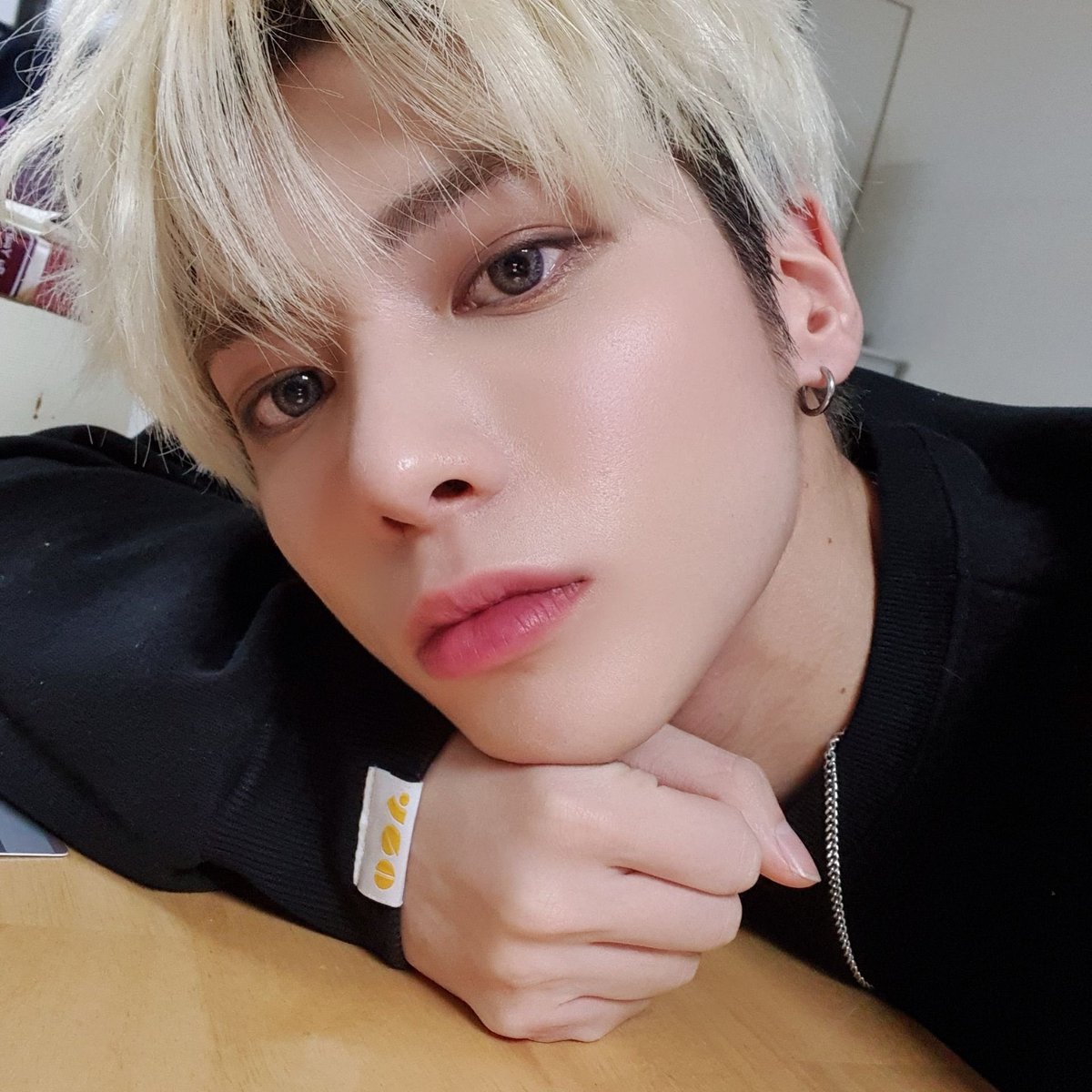 moadaysite's tweet image. taehyun and wonpil natural blondies i think we all agree on that!