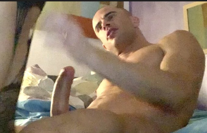 I AM DIEGO SUMMERS. I am a live ❌❌❌show and onlyfans PORN performer🚨Join https://t.co/Vl3j4zgSBI or https://t