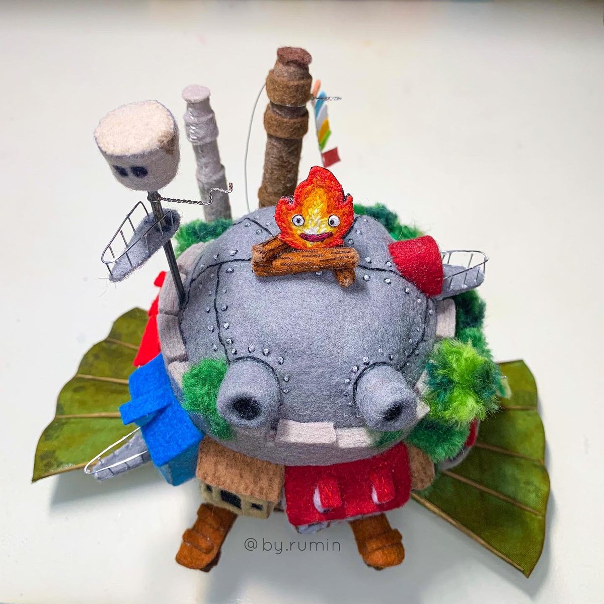 ByRumin's tweet photo. my embroidery/3D modelling take of howl’s moving castle 💖 #ghibli #3Dembroidery https://t.co/j2dOEgPWXM