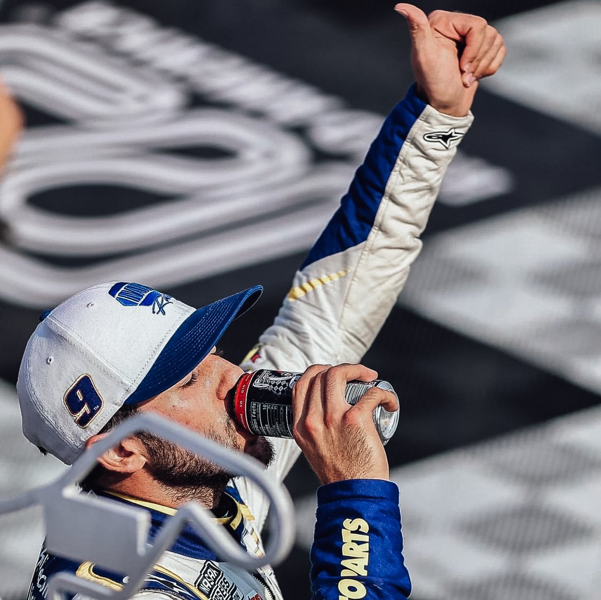 chaseelliott's tweet photo. Happy 4th everybody! I hope everyone had themselves as good of a day as we did in Wisconsin! I’m about to trade in the #A_SHOCenergy for some 🍺… 
🇺🇸#di9 https://t.co/jtOUArYF4F