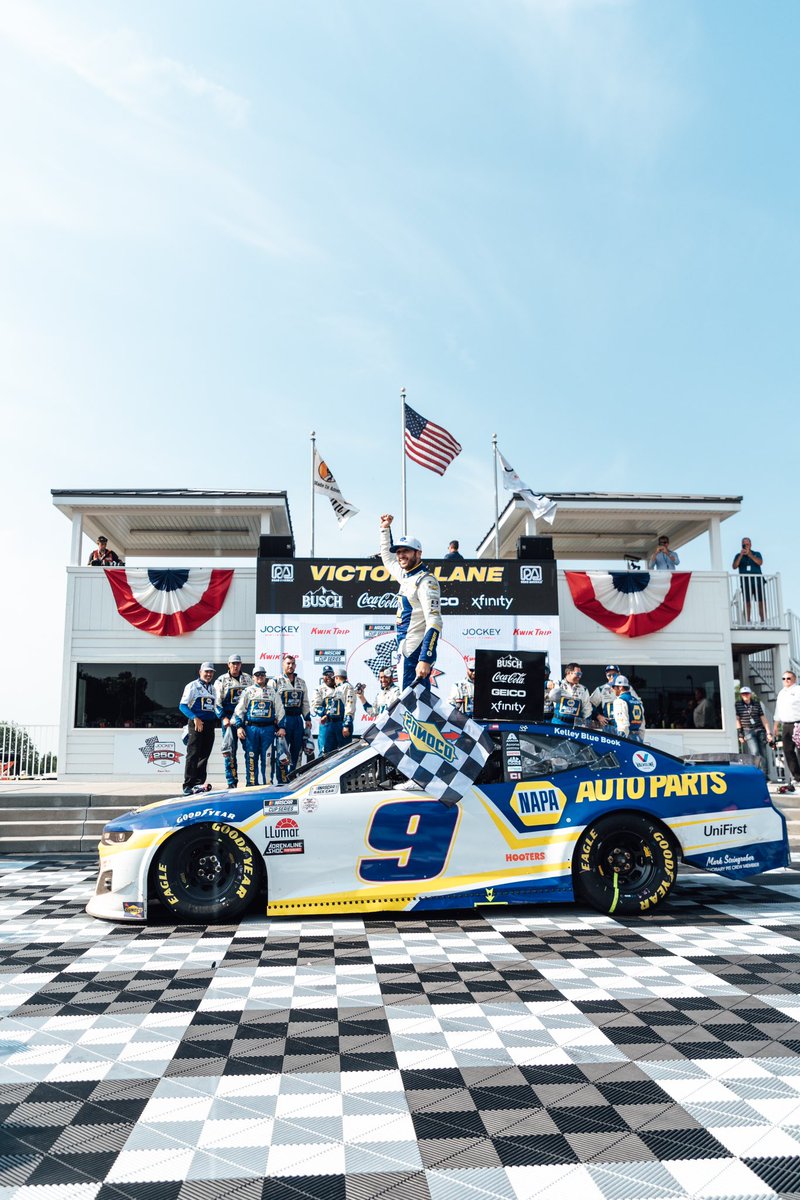 chaseelliott's tweet photo. Happy 4th everybody! I hope everyone had themselves as good of a day as we did in Wisconsin! I’m about to trade in the #A_SHOCenergy for some 🍺… 
🇺🇸#di9 https://t.co/jtOUArYF4F