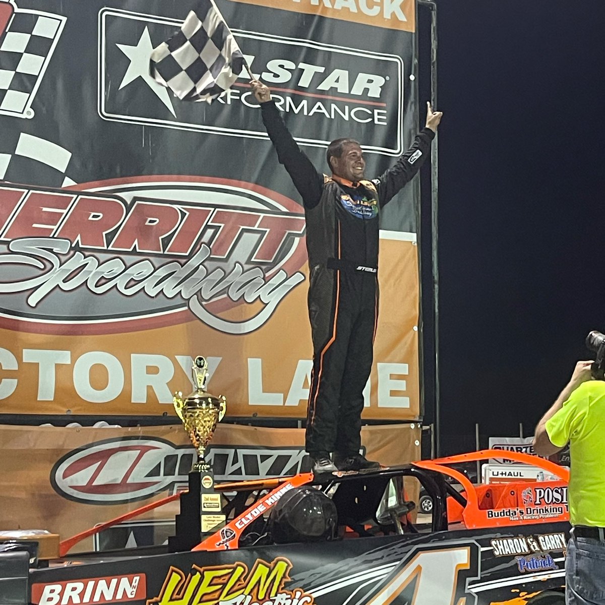 Travis Stemler bags another $10,000 at Merritt Speedway tonight with the Allstar Performance Challenge series!!