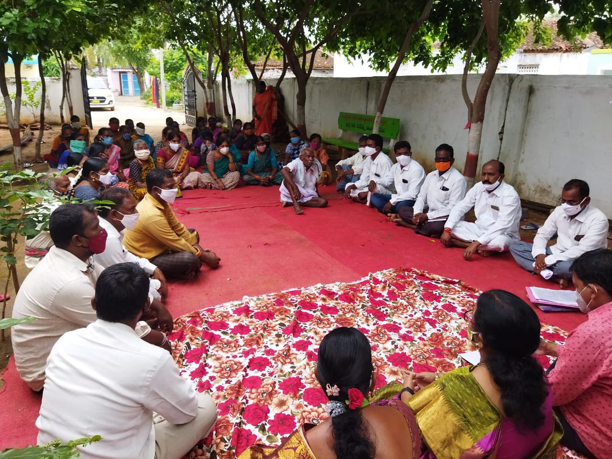 SmitaSabharwal's tweet photo. Telangana lives in her 12,769 villages.
As the 4’th round of Palle Pragati kicks in with all gusto, appeal to our youth- the change agents. 
Participate : Debate : Act 

Your village needs you to realize its dream of Gram Swaraj  #PallePragathi https://t.co/KHdCivOM5j