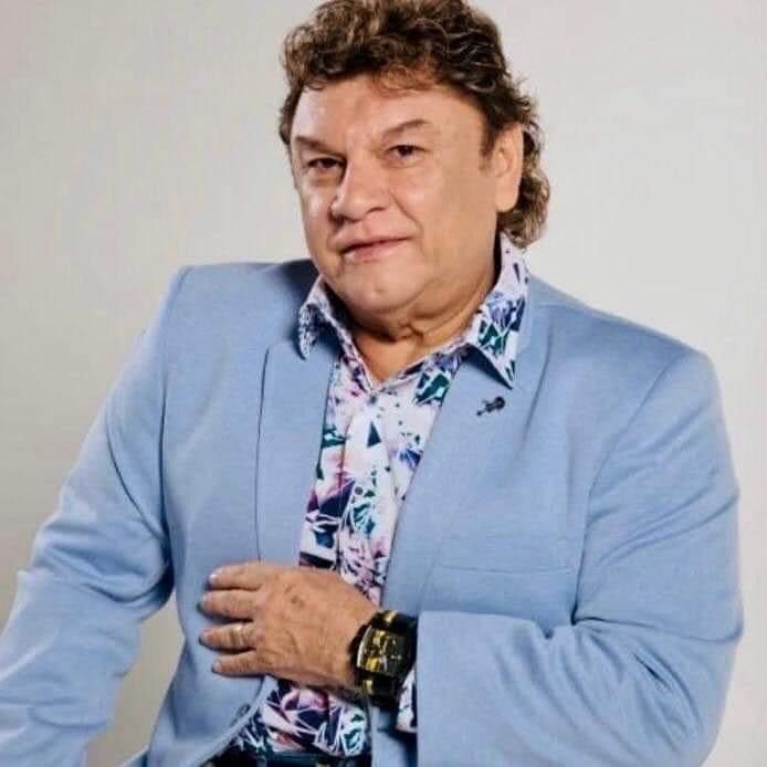JOELGUSTAVONEO1's tweet photo. Palabras tristes que en mi mente vivirán.. !
El cantante y fundador de @yonicsoficial   Jose Manuel Zamacona ha fallecido! #QEPD La familia musical está de luto! https://t.co/7IpH37rpuT