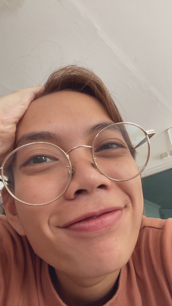 agnesreoma's tweet photo. This feels like we’re having a really nice meet and greet. Glad to finally see your beautiful faces, fam! Happy #LiwanagSelcaDay! �� https://t.co/R290oqVEjJ