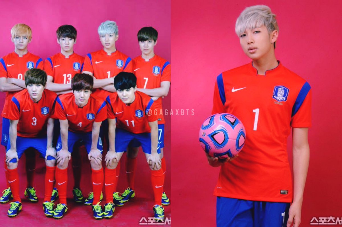 GAGAXBTS's tweet photo. Si BTS fuera un equipo de fútbol, estoy seguro que serían mis favoritos. 

#BTS #VotacionMasivaBUTTER 
#BTSForUEFAEURO @BTS_twt https://t.co/33lBJIijPo