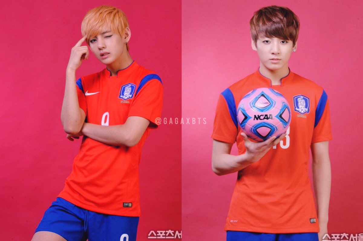 GAGAXBTS's tweet photo. Si BTS fuera un equipo de fútbol, estoy seguro que serían mis favoritos. 

#BTS #VotacionMasivaBUTTER 
#BTSForUEFAEURO @BTS_twt https://t.co/33lBJIijPo