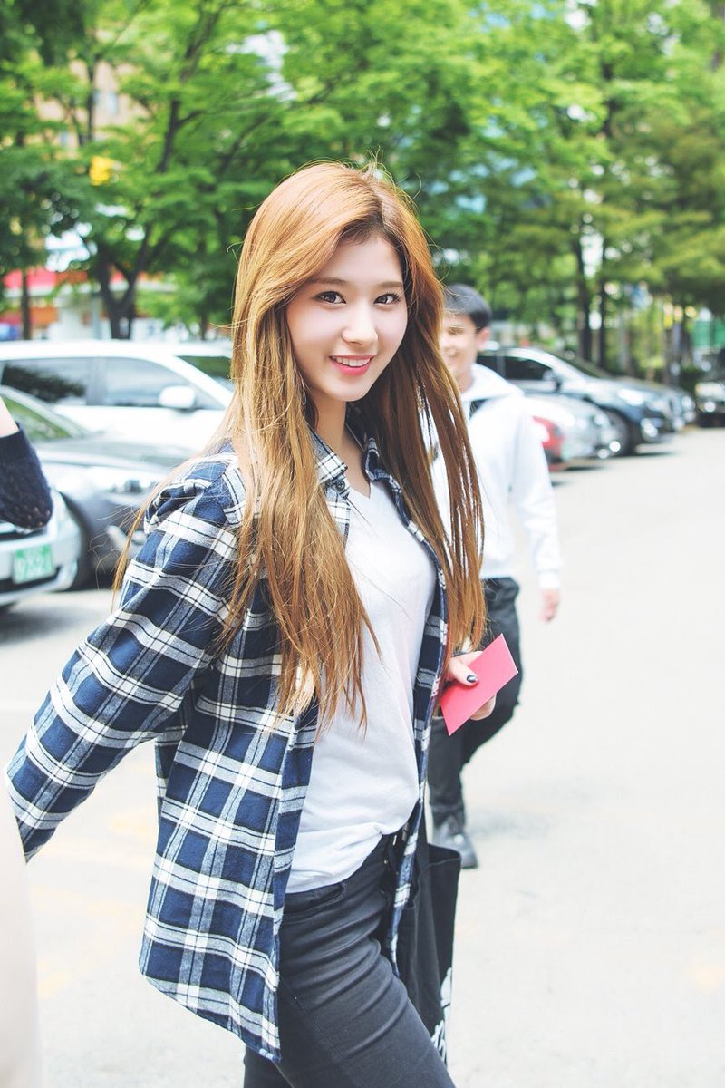 SNLQS's tweet photo. something about sana in casual clothes

#SANA #사나 @JYPETWICE https://t.co/64pojdmpiY