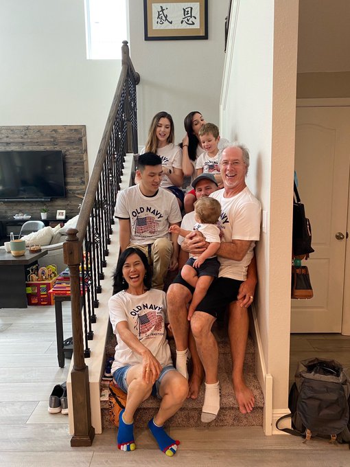 Back to tradition with the matching Old Navy shirts! I love my fam 🤍 Happy 4th! https://t.co/U4oV5Ye<a href="/tag/lacomiccon2021"class="tags"><span>#lacomiccon2021</span></a>