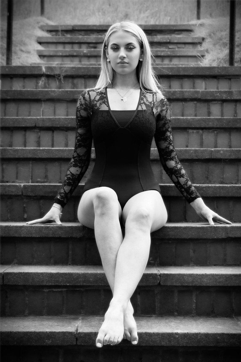 Great shoot with Jaz last week ✨
•
•
•
#whitby #dancer #photography #portraits