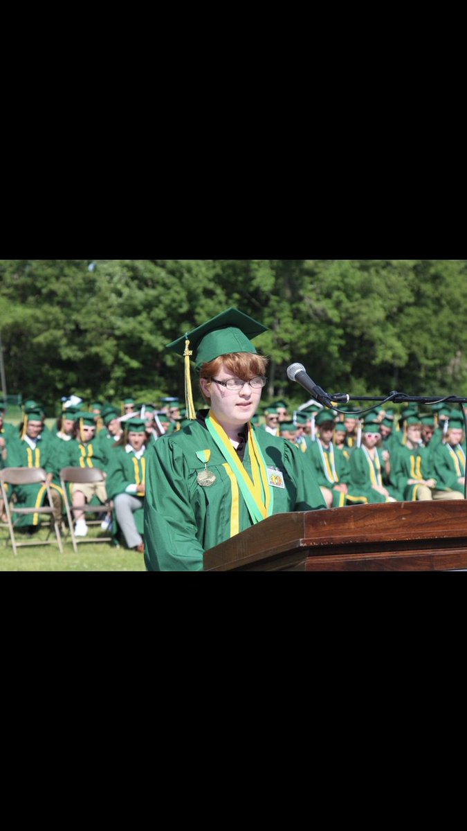 PeriDonnell's tweet image. So I graduated high school, here’s some of many photos that are on my Insta