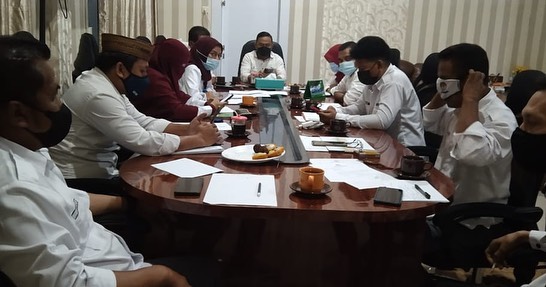 GorutKpu's tweet photo. Rapat Pleno Rutin Mingguan (05/07/2021) https://t.co/78pHuxLL0y