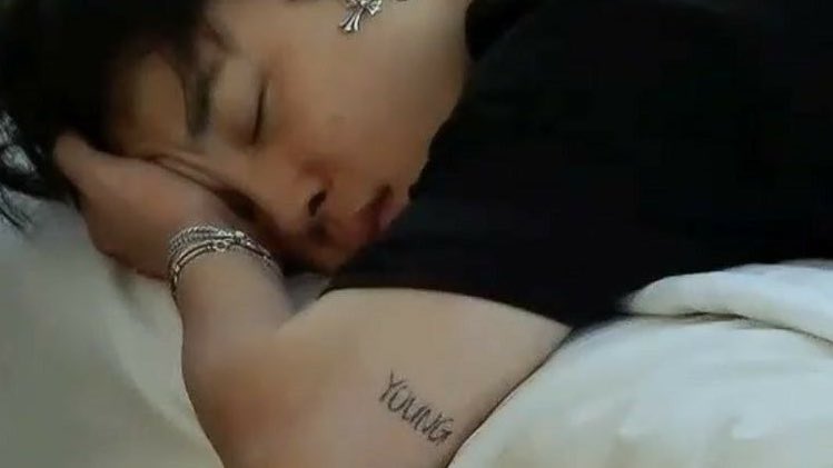 Чимин неверминд. Пресс чимина из bts 2019. Тату чимина из bts nevermind. Шея чимина из bts. Jimin closer that this.