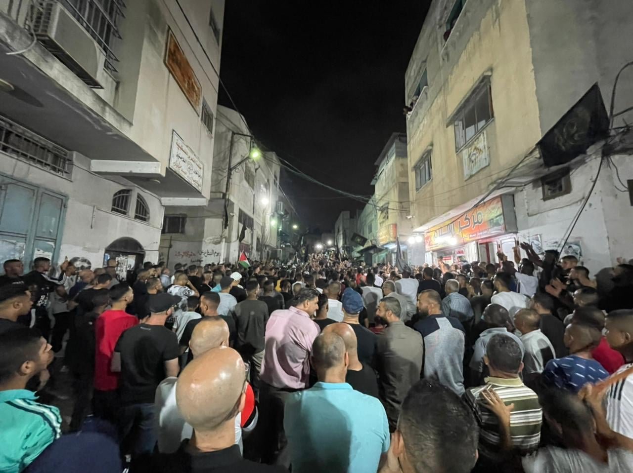 المركز الفلسطيني للإعلام صور الاحتلال يفرج عن الأسير نمر مسكاوي ٤١ عاما من مخيم طولكرم بعد أن أمضى 18 عاما في سجون الاحتلال الصهيوني