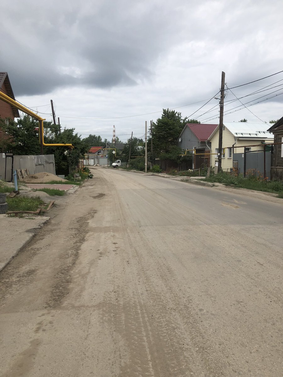 К сожалению, обещания не пускать непокрытые машины и убирать улицу засыпанную в результате работы пескобазы на ул Тракторной, остались лишь обещаниями! ПРИМИТЕ МЕРЫ! Дышать песком больше нет сил!  @RazmikPapikian <a href="/SamMobilePriem/">Мобильная приемная Губернатора Самарской области</a> <a href="/DepGorHozSamara/">Департамент ГХиЭ</a> <a href="/gibddsamara/">ГИБДД Самара</a>