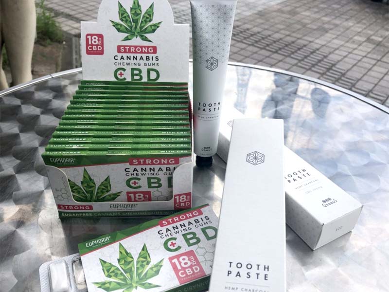 manana_kkkane's tweet image. 海外のスポーツ選手、#アスリート が #CBDガム を使用しているってニュースをちょいょい見かけ気になってたんですが、遂にCBDガムが、#CBDDispensary #manana に初登場！
@cbd_library より、チェコのCBDブランド #EUPHORIA #ユーフォリア が入荷！12粒で、CBD18mg￥980(税込)