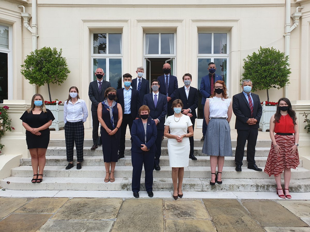 FranceintheUK's tweet image. .@AmbColonna hosted the final of @TheSparkContest, which encourages young people to play a key role in the 🇬🇧 and 🇫🇷 energy transitions, at the French Residence. Congratulations to this year&apos;s winners for their innovative paint which transforms solid surfaces into solar panels.