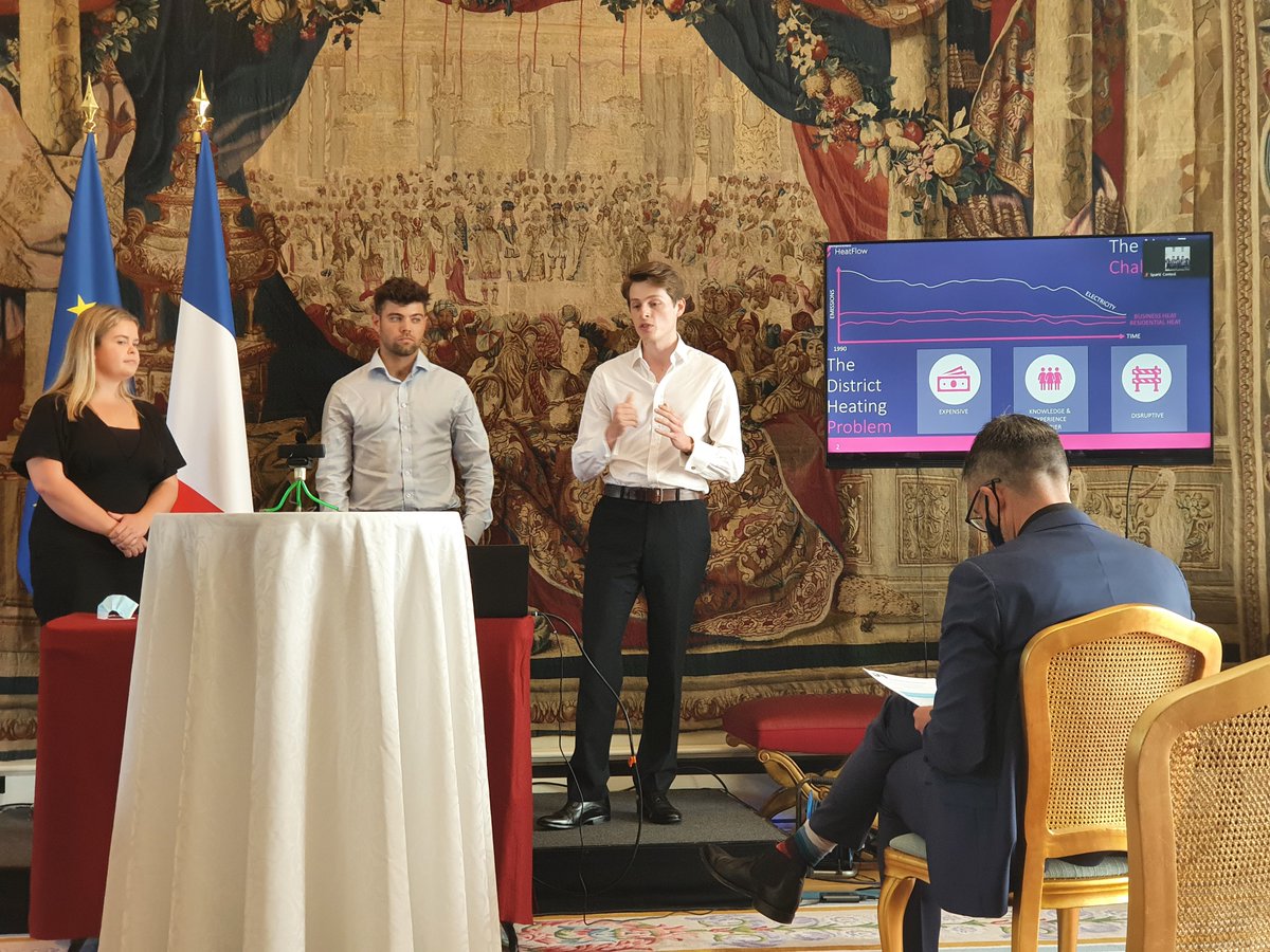 FranceintheUK's tweet image. .@AmbColonna hosted the final of @TheSparkContest, which encourages young people to play a key role in the 🇬🇧 and 🇫🇷 energy transitions, at the French Residence. Congratulations to this year&apos;s winners for their innovative paint which transforms solid surfaces into solar panels.