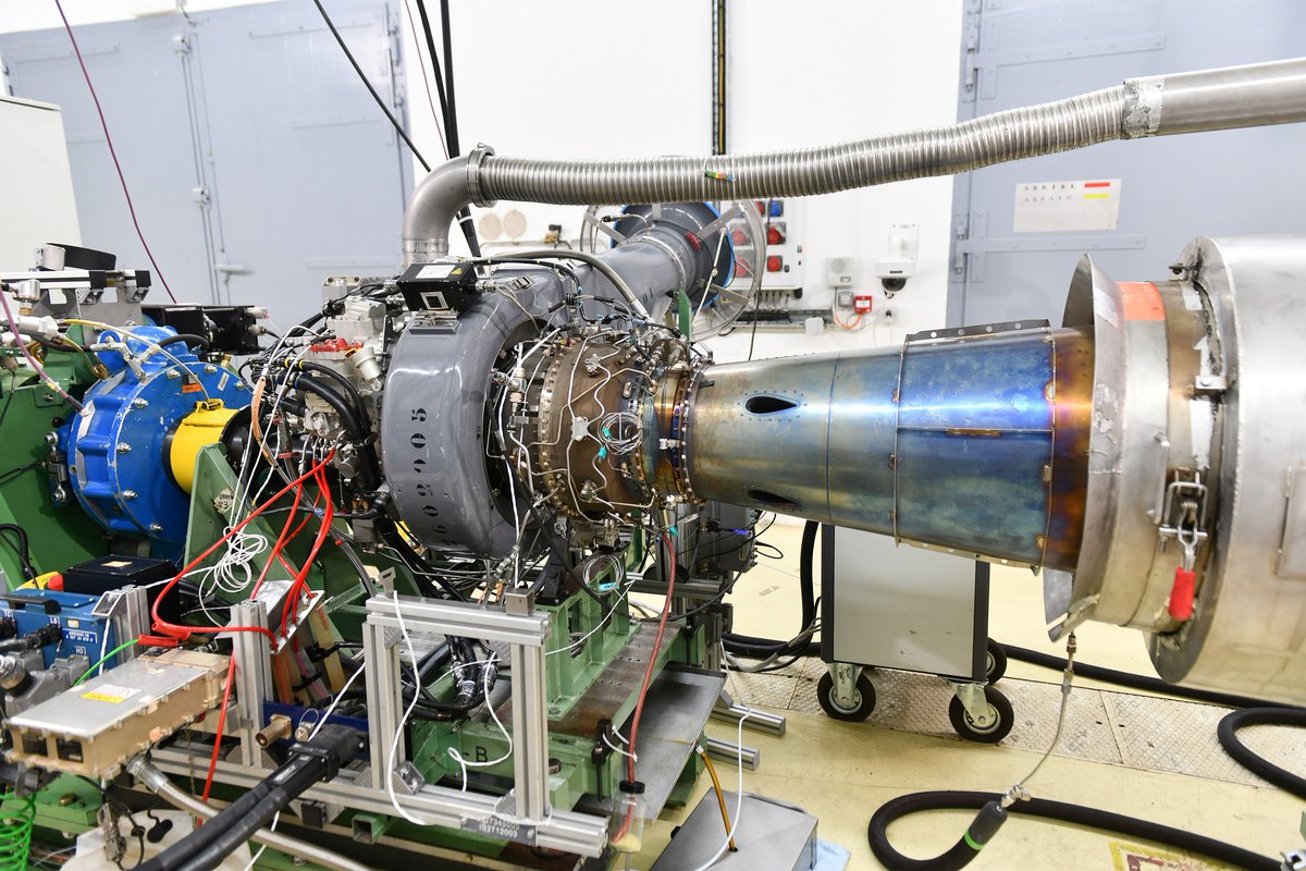 SafranHCEngines's tweet photo. For the first time, Safran Helicopter Engines has run an Arrano engine using 38% of sustainable aviation fuel (SAF) at its Bordes plant.
#CleanAir #Sustainability 🍃 #Biofuel #ResponsiveEngines
👉 https://t.co/6S431FQwjw https://t.co/8BdT8msCQX