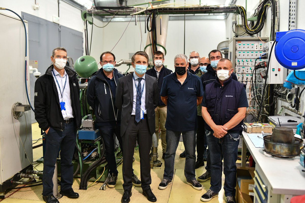 SafranHCEngines's tweet photo. For the first time, Safran Helicopter Engines has run an Arrano engine using 38% of sustainable aviation fuel (SAF) at its Bordes plant.
#CleanAir #Sustainability 🍃 #Biofuel #ResponsiveEngines
👉 https://t.co/6S431FQwjw https://t.co/8BdT8msCQX