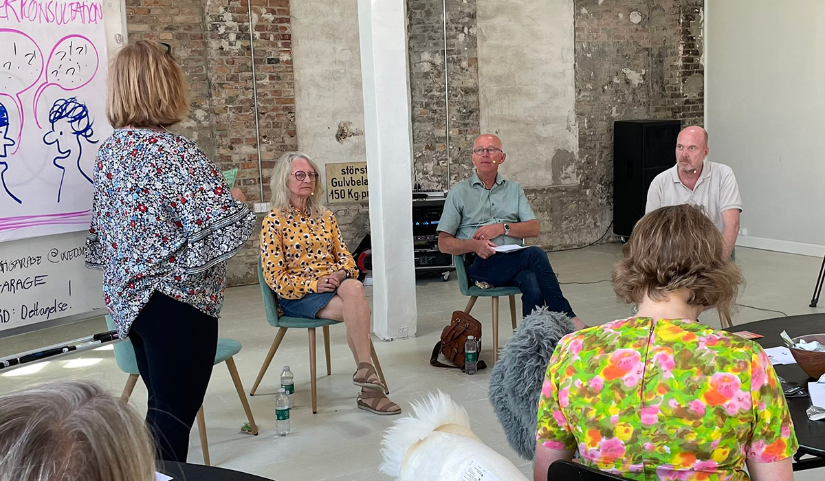 regionerne's tweet image. &quot;Vi er nødt til at inddrage borgerne. For deres, vores og ikke mindst folkestyrets skyld&quot;, skriver @villysoevndal fmd. for arbejdsgruppe om borgerinddragelse i @regionerne
Læs kronik bragt i Jyllands-Posten i dag her:
regioner.dk/services/nyhed…
#poldk #sundpol #borgerinddragelse