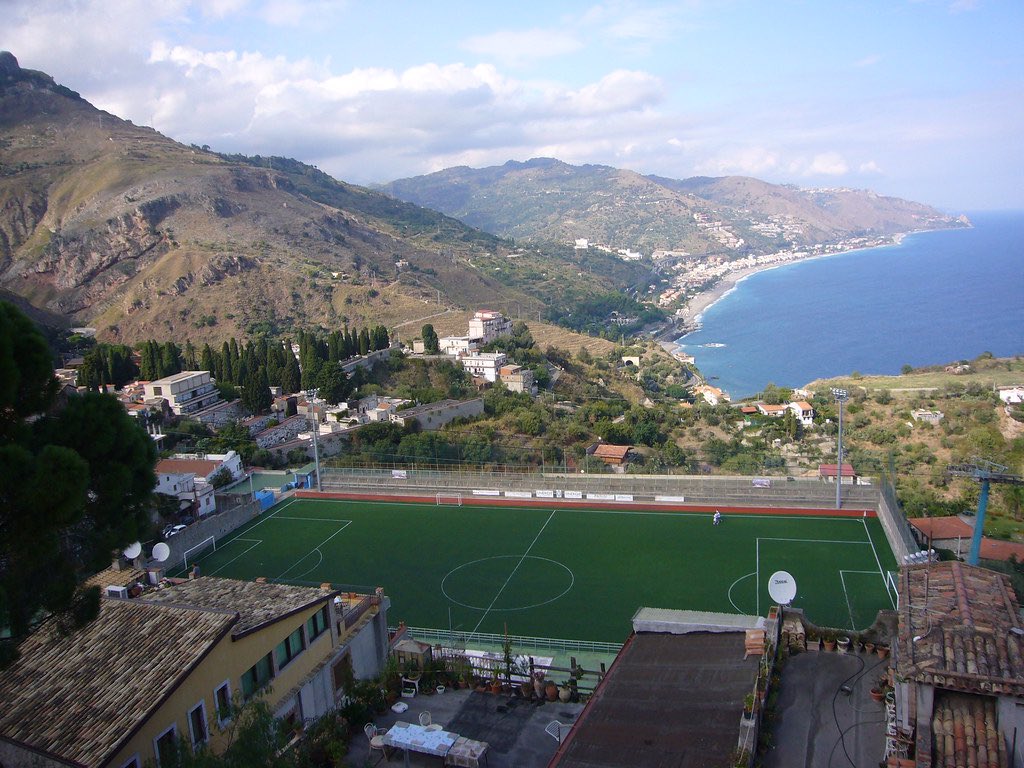Gil0o's tweet photo. @JoaquimCampa Football pitch in Taormina https://t.co/2MVFJqnrA9