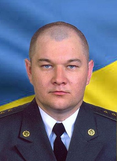 falledlenin's tweet photo. В цей день 1977 року народився Роман Дюмін — ст.прапорщик ДПСУ. Загинув 14.08.2014 у бою в районі мосту с.Успенка з групою рос.окупантів, які рухались зі сторони с.Степне. Нагороджений орденом «За мужність» III ступеня. https://t.co/WRdageGl7Z