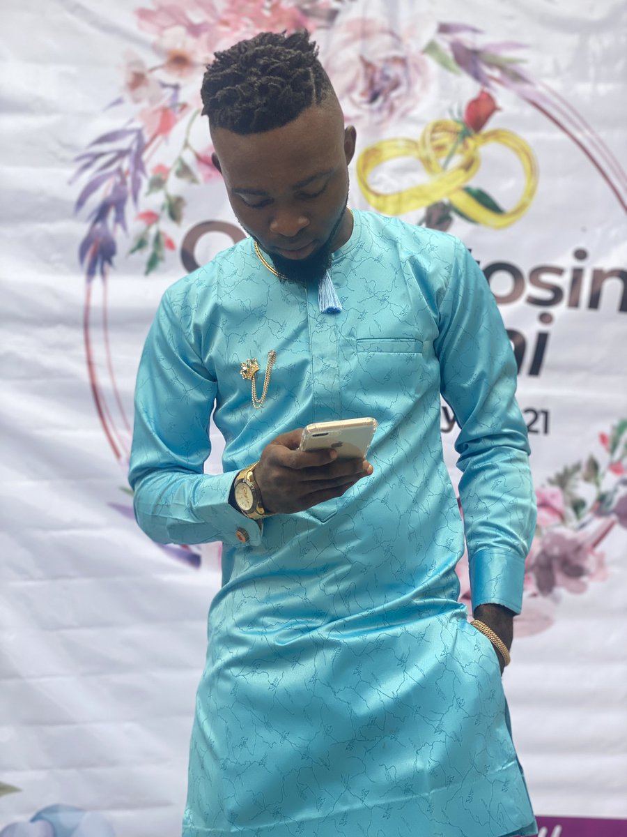 IamDJMAXWELL's tweet photo. Be Yourself, Because An ORIGINAL is Worth More than a Copy.

#UrOwambeDj #NotJustADj

#WeMakingProgress #GiantSlayer #DjTohBadt https://t.co/RMy2Nh3GeT