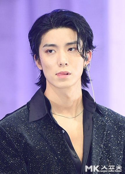 Fantasyk321's tweet photo. This #Hwiyoung tho #TearDrop #SF9 #TearDropIsComing https://t.co/kIAX6LoOJb