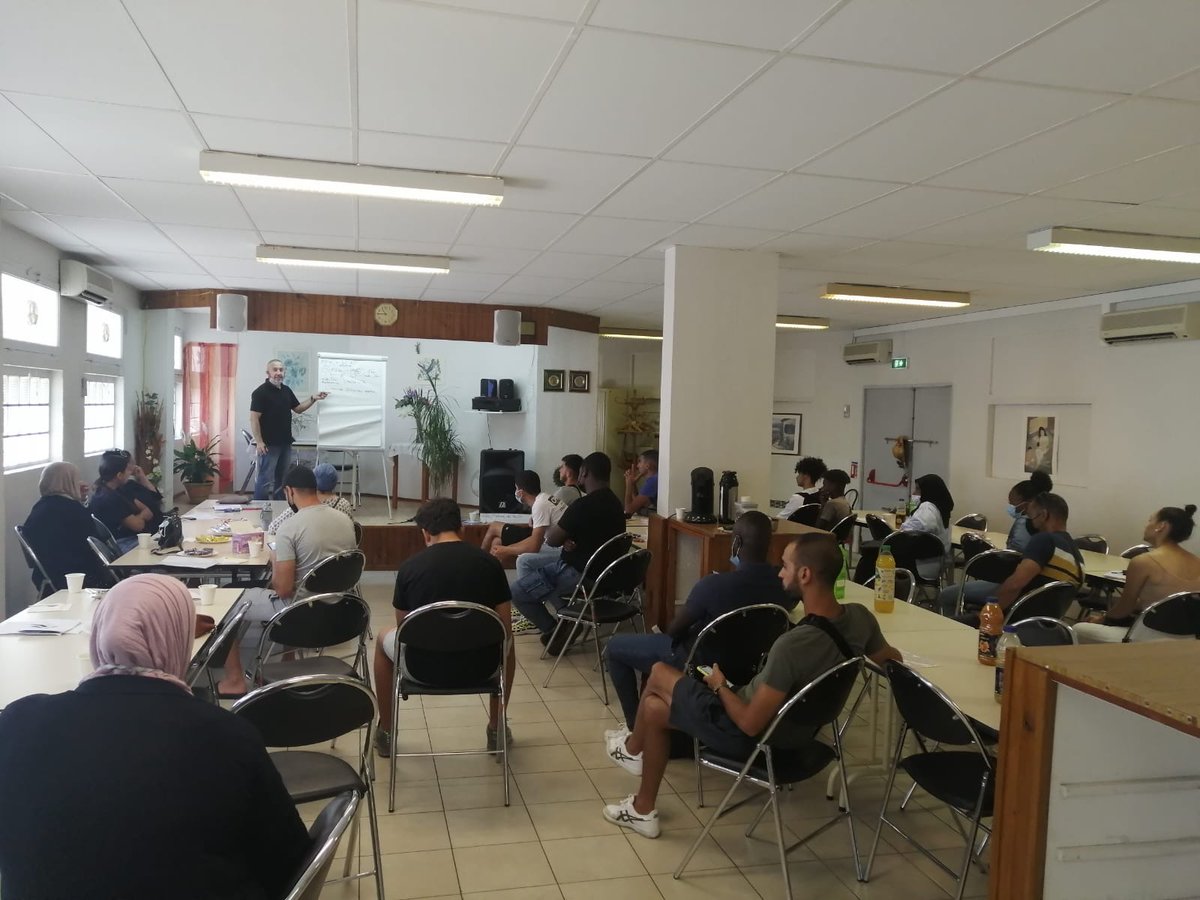 LA VALENTINE tweet media