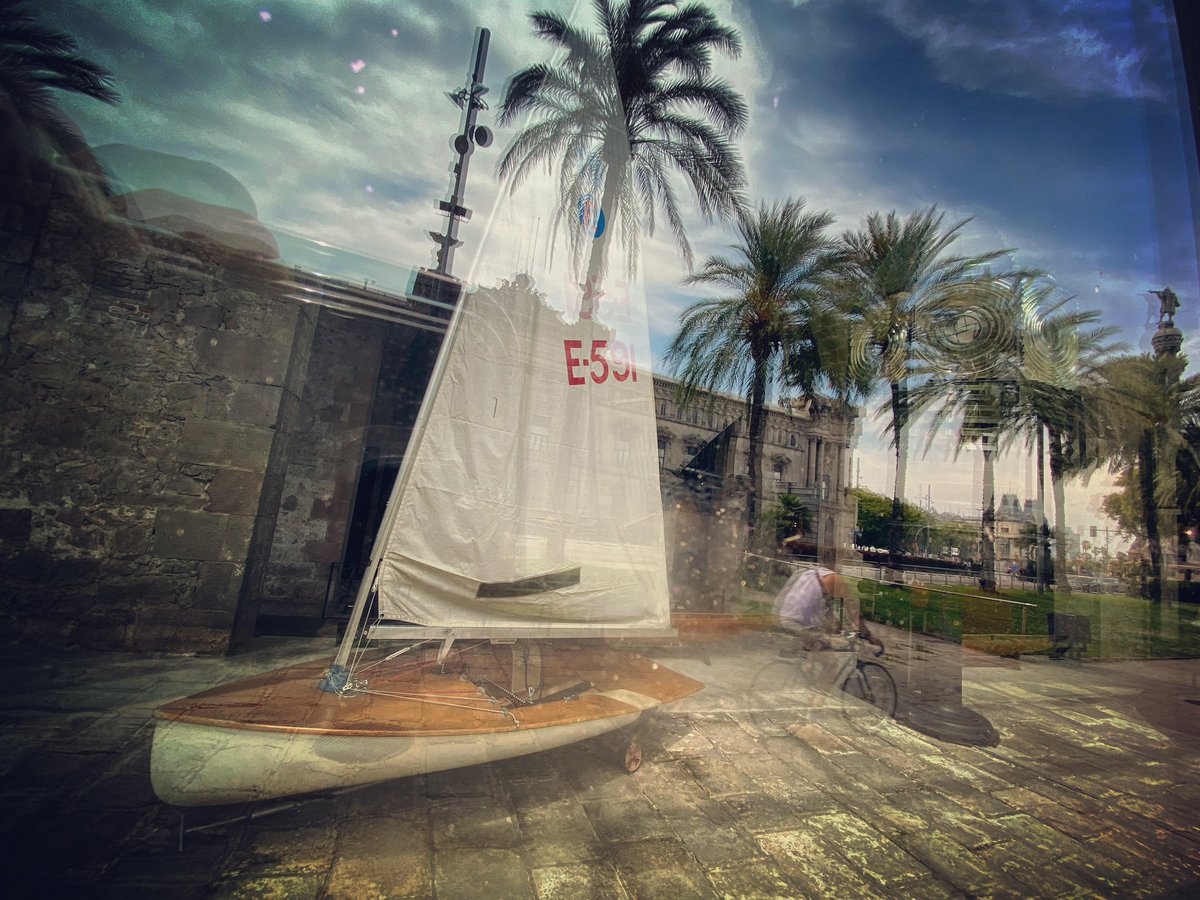 .
Crossroads: #sailboat & #bike

#Photo: #JordiSerrallonga (@MuseuMaritim, #Barcelona)
.
#urbanphotography #sea #classicboat #museu #museum #sail @mireiamayolas #travel #trip #explorer @lageografica #lageografica