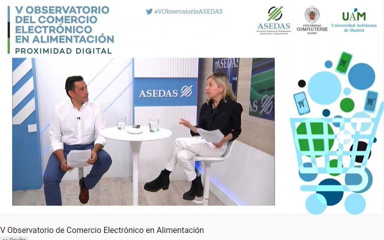 Imagen de la presentación del V Observatorio de Comercio Electrónico en Alimentación con los profesores Gonzalo Moreno (UAM) y María Puelles (UCM),