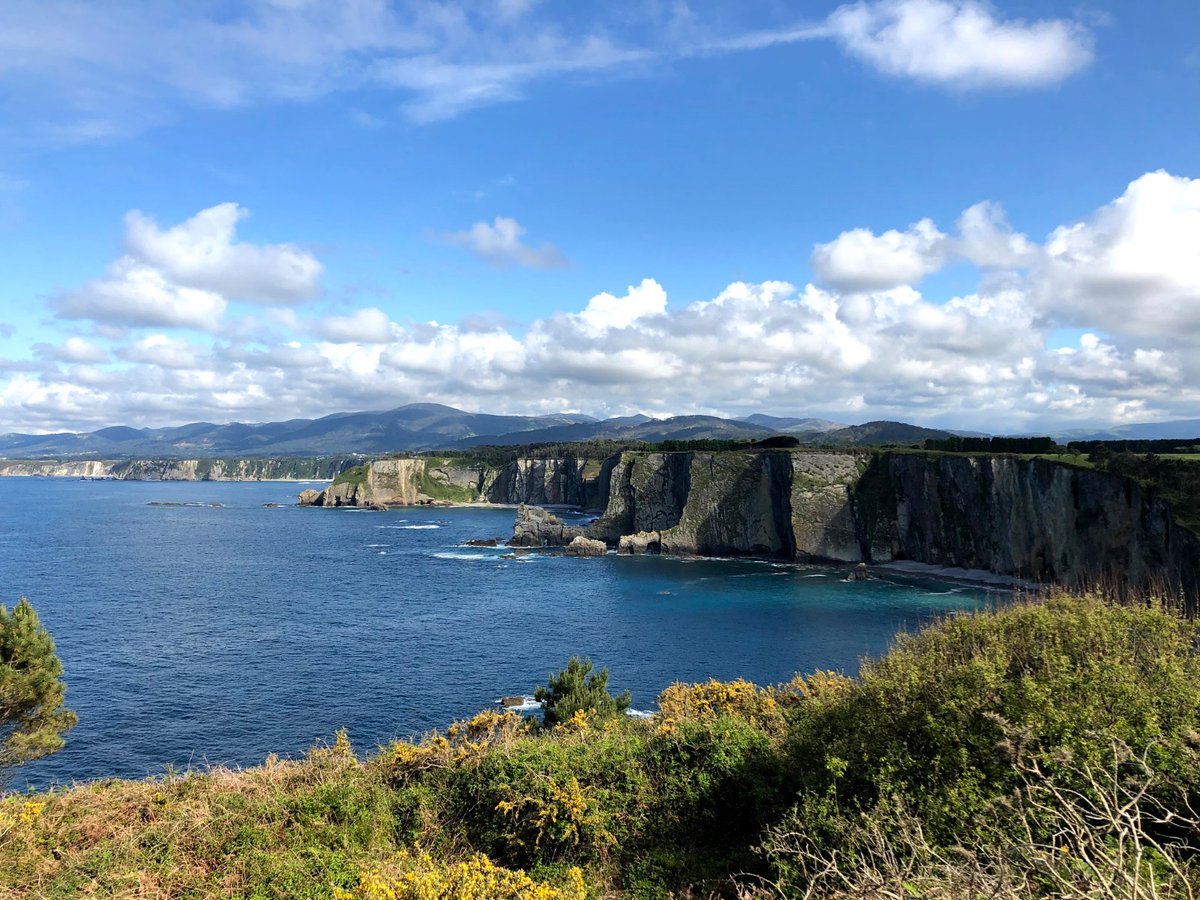 CasaLaudina's tweet photo. Día espectacular en el #paraíso: para ir a la #playa, a la #montaña o #batear en busca de #oro

Spectacular day at #paradise: to go to the #beach, to the #mountains or to #bat for #gold
#Asturias #Spain #spanje #espanha #Espagne #Espana #trekking #relax #familia #family #cycling https://t.co/ES3Zw7a6mV