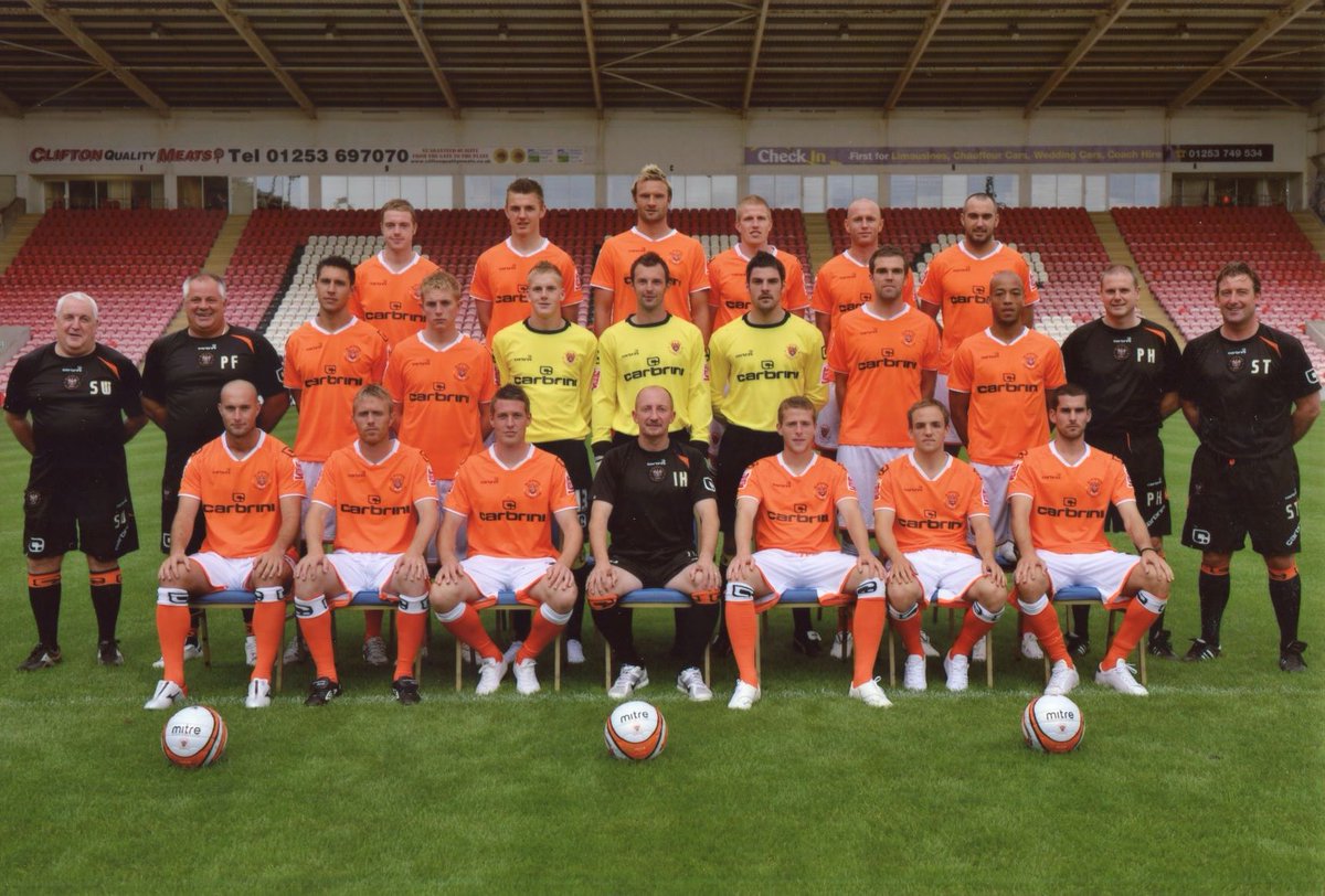 BFC_ExPlayers's tweet photo. Happy 64th Birthday today to former Pool goalkeeping coach ... Peter Fox
Peter is on this 2009/10 teamgroup, middle row, 2nd from the left
Hope you have a great day Peter !
👍😀🎂⚽️🥅
#Foxee
#DadOfDavid https://t.co/j5yYqKBimp
